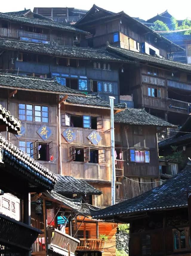 哈尔滨冰雪大世界实力“宠粉”两天雕出“冰马俑”为游客圆梦